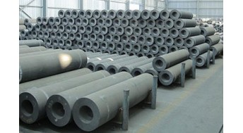 What electrodes are made of graphite?