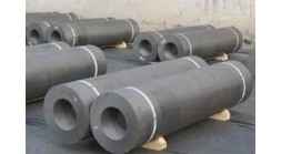 What type of graphite is used in electrodes?